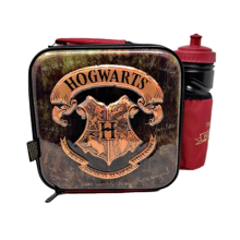 Harry Potter - 3D Hogwarts Embossed Lunch Bag With Bottle