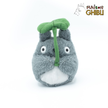 Ghibli - Mon Voisin Totoro - Peluche Totoro Avec Sa Feuille